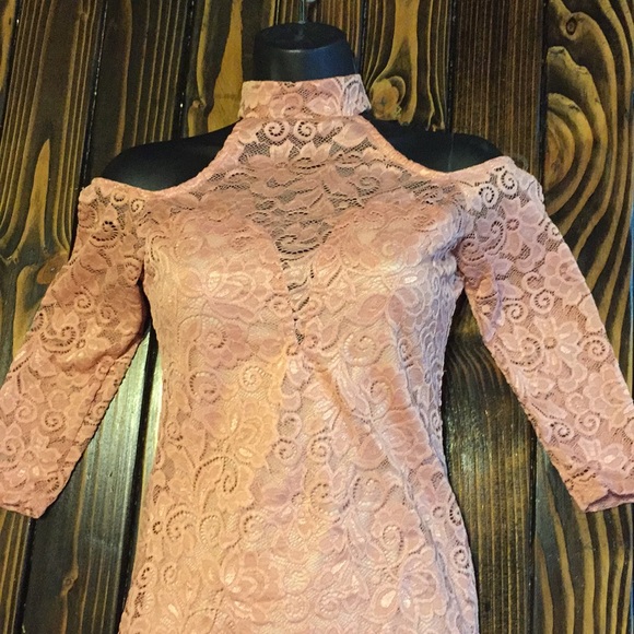 Dresses & Skirts - 3/$15 sale‼️ lace dress cold shoulder small